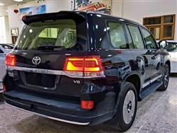 تۆیۆتا لاند کروزەر